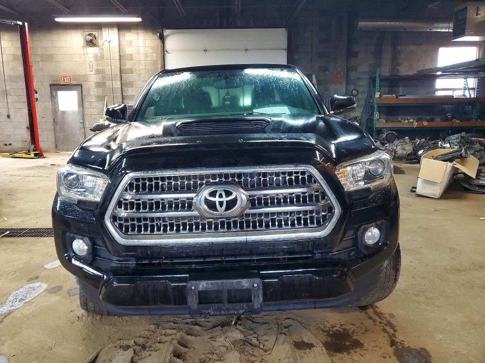 Продаж на аукціоні авто 2017 Toyota Tacoma, vin: 5TFDZ5BN5HX021751, номер лоту: 55610666