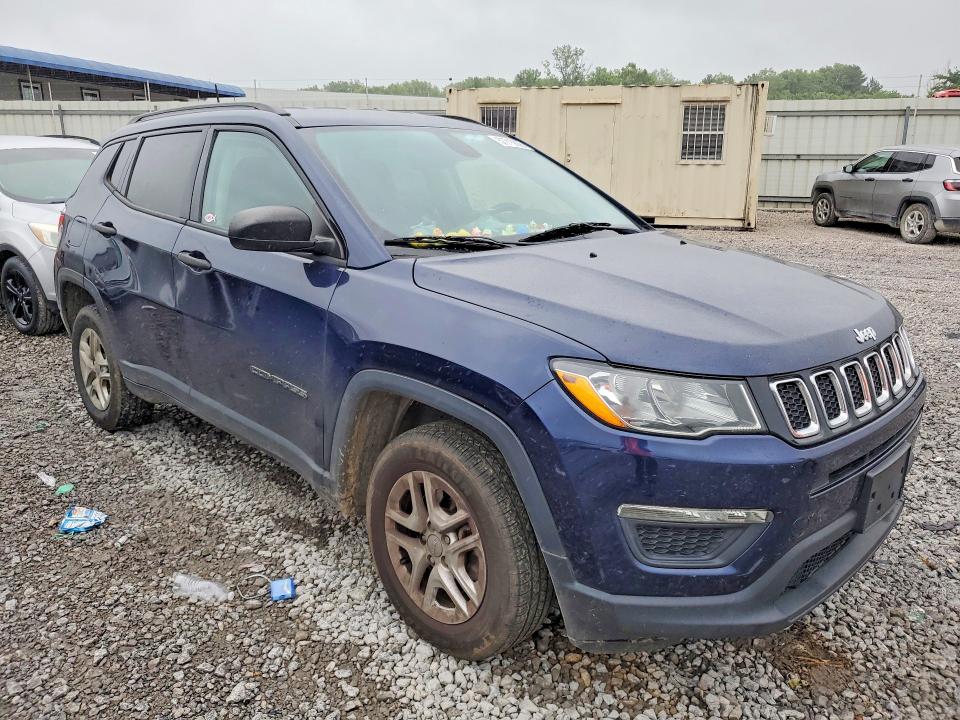 57715826 :رقم المزاد ، 3C4NJDAB5JT132038 vin ، 2018 Jeep Compass مزاد بيع