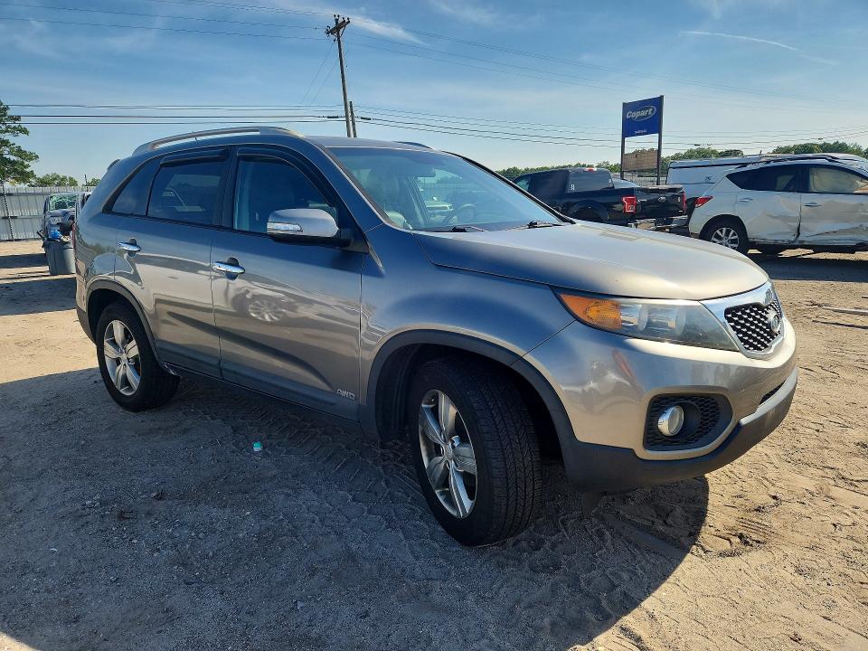 2013 Kia Sorento მანქანა იყიდება აუქციონზე, vin: 5XYKUCA63DG310631, აუქციონის ნომერი: 55552766