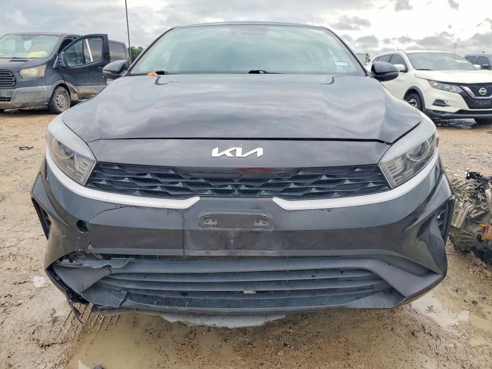 56437106 :رقم المزاد ، 3KPF24ADXNE481886 vin ، 2022 Kia Forte مزاد بيع