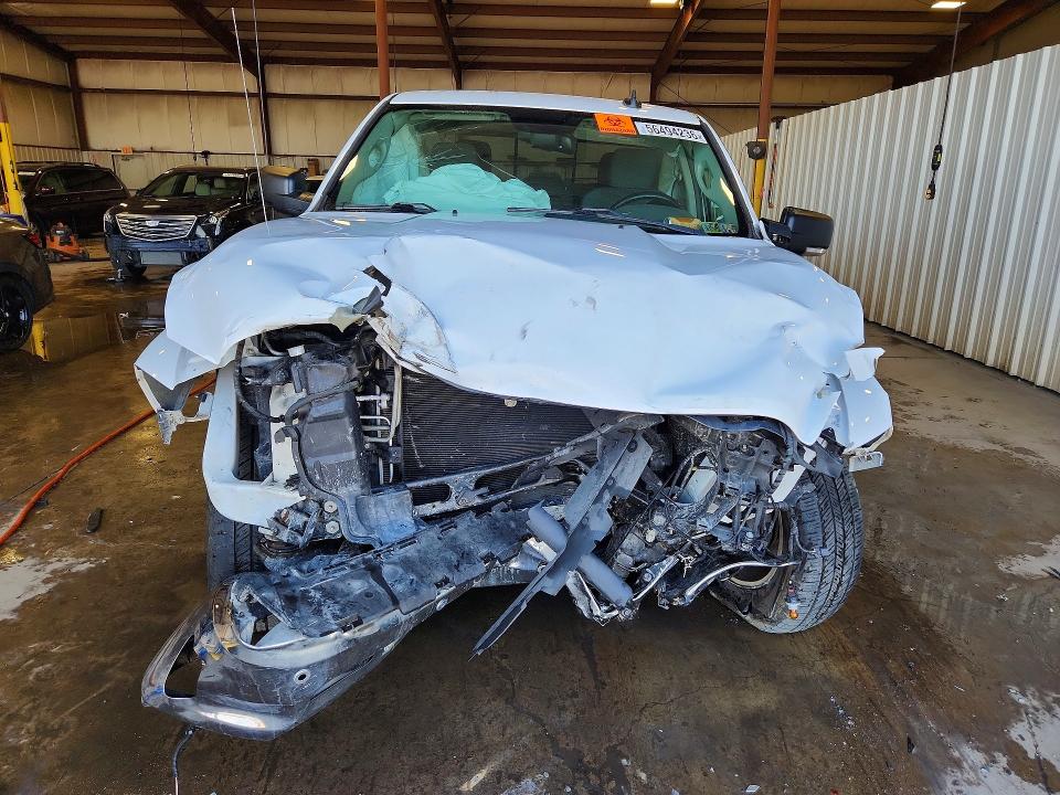 56494236 :رقم المزاد ، 3C6RR7LT8HG660992 vin ، 2017 Ram 1500 مزاد بيع