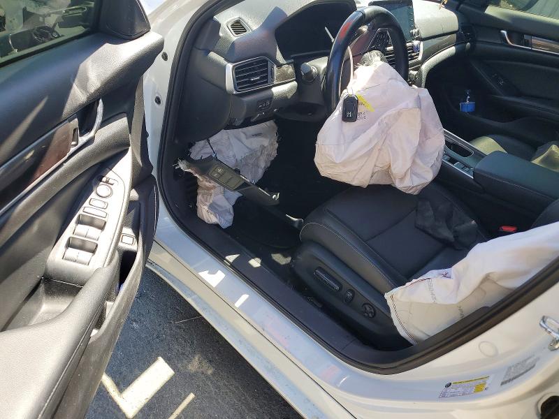 56361206 :رقم المزاد ، 1HGCV1F35NA105447 vin ، 2022 Honda Accord مزاد بيع