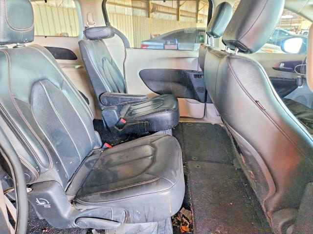 57519336 :رقم المزاد ، 2C4RC1BG0HR613297 vin ، 2017 Chrysler Pacifica مزاد بيع