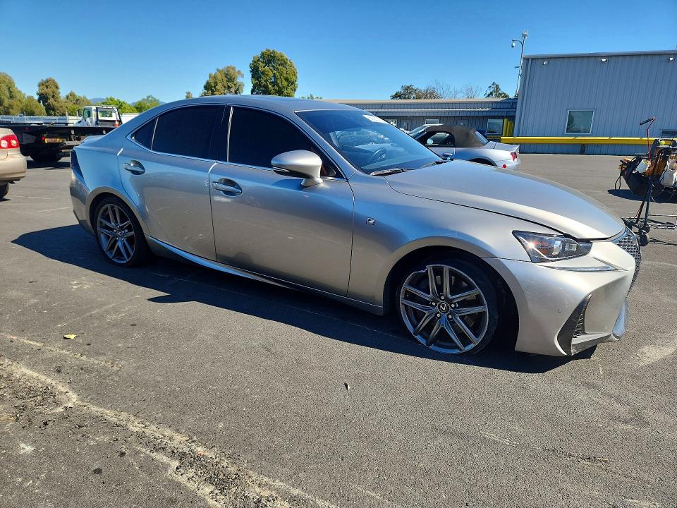 56862526 :رقم المزاد ، JTHBA1D22J5081206 vin ، 2018 Lexus Is مزاد بيع