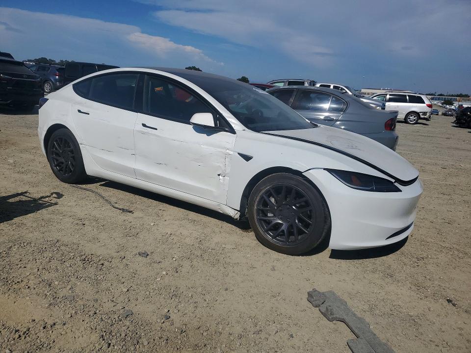 57853476 :رقم المزاد ، 5YJ3E1EAXSF914640 vin ، 2025 Tesla Model 3 مزاد بيع