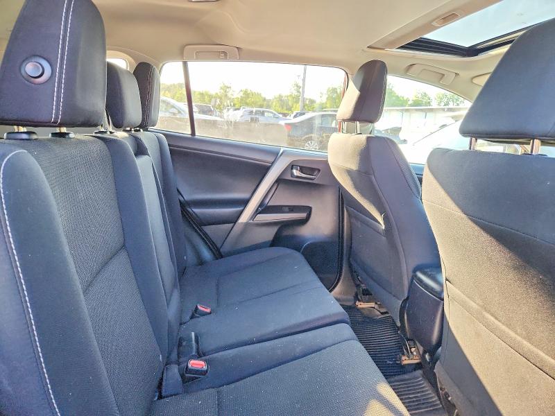 Aukcja sprzedaży 2018 Toyota Rav4, vin: 2T3RFREV9JW805233, numer aukcji: 56361036
