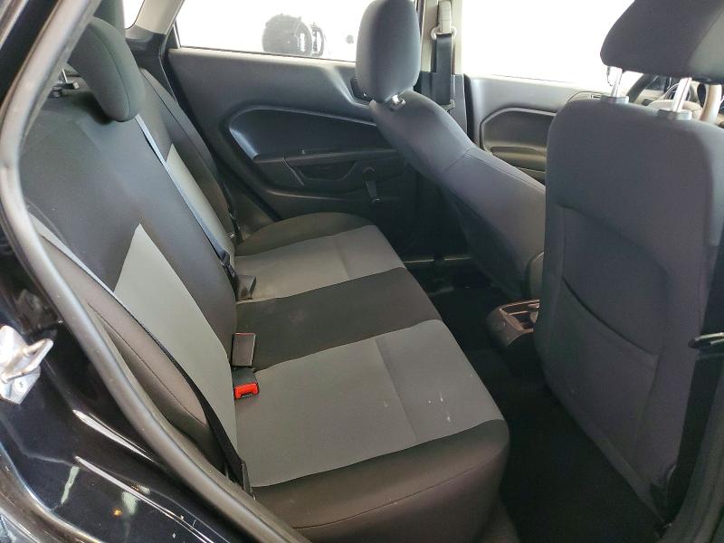 57951906 :رقم المزاد ، 3FADP4AJ9FM158117 vin ، 2015 Ford Fiesta مزاد بيع