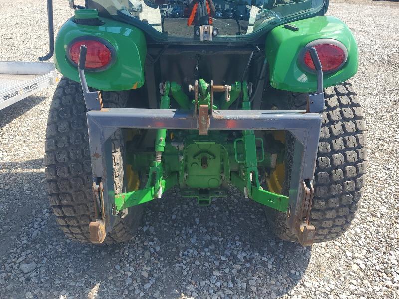 Продаж на аукціоні авто 2016 John Deere 3033r, vin: LV3033RAFH240022, номер лоту: 55893336