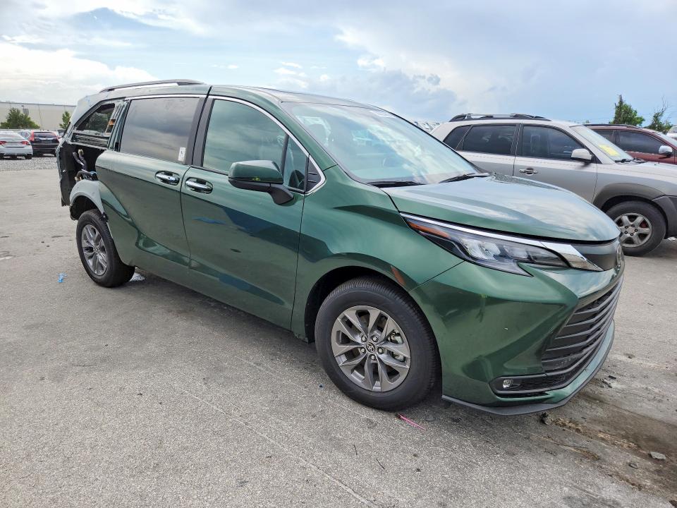 2026 Toyota Sienna მანქანა იყიდება აუქციონზე, vin: 5TDYRKEC2TS300227, აუქციონის ნომერი: 58323066