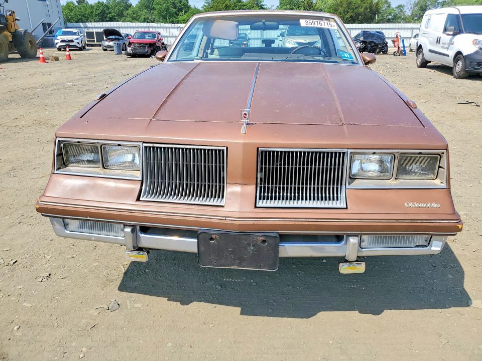 1986 Oldsmobile Cutlass Supreme მანქანა იყიდება აუქციონზე, vin: 1G3GM47Y0GP378102, აუქციონის ნომერი: 85976715