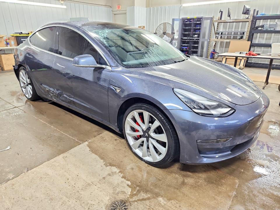 56850246 :رقم المزاد ، 5YJ3E1EB0KF413507 vin ، 2019 Tesla Model 3 مزاد بيع