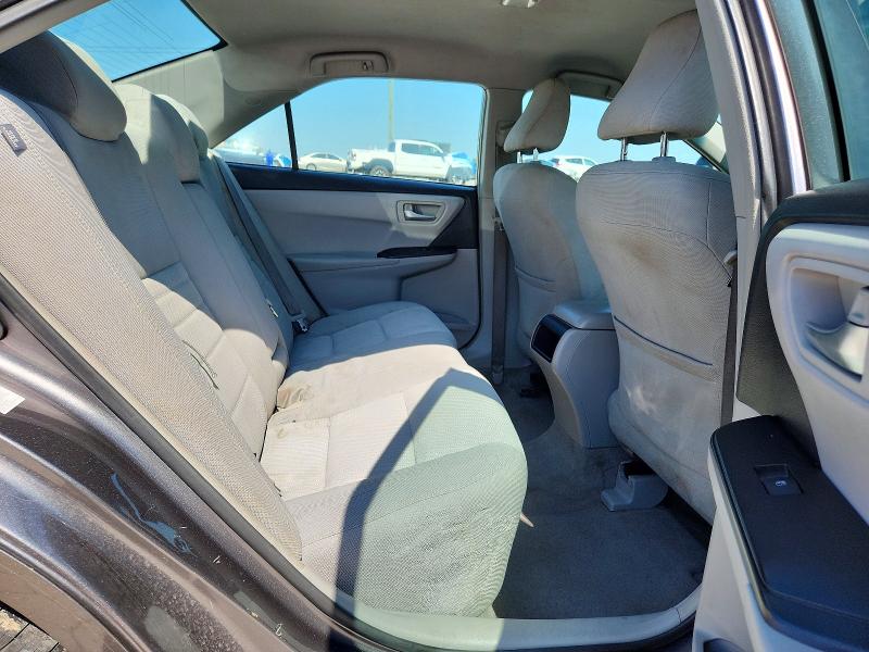 56777086 :رقم المزاد ، 4T1BF1FK7HU353583 vin ، 2017 Toyota Camry مزاد بيع