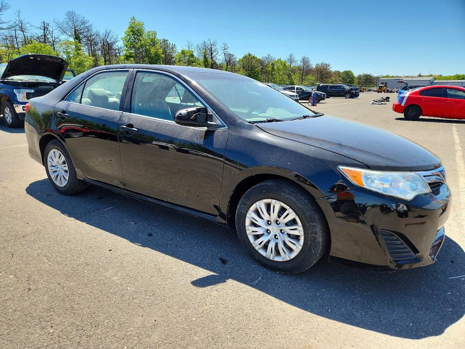 55758806 :رقم المزاد ، 4T1BD1FK7DU090527 vin ، 2013 Toyota Camry Hybrid مزاد بيع