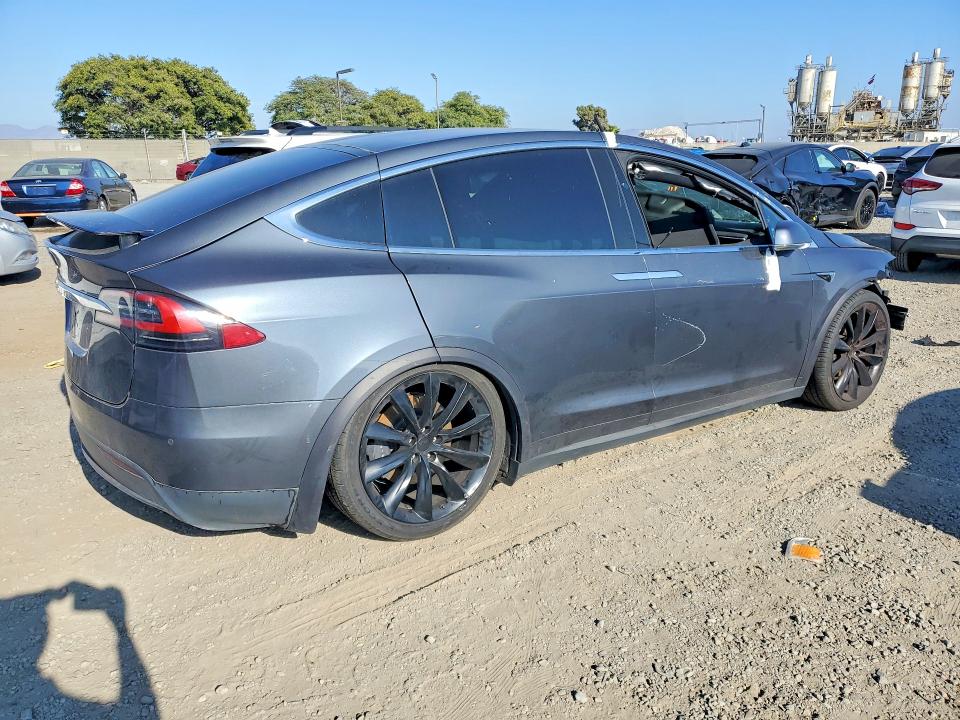 Продажа на аукционе авто 2017 Tesla Model X, vin: 5YJXCDE20HF074510, номер лота: 58794726