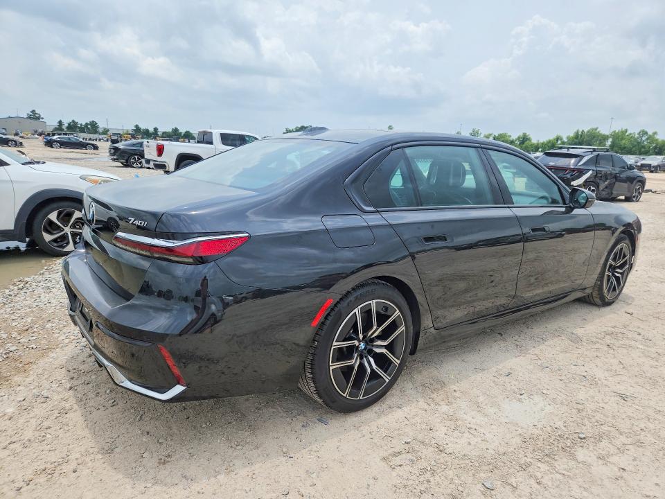 58215136 :رقم المزاد ، WBA23EH00PCM21708 vin ، 2023 Bmw 740 مزاد بيع