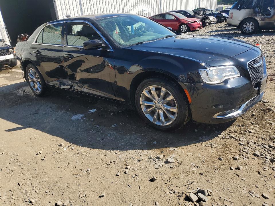 Auction sale of the 2019 Chrysler 300, vin: 2C3CCARG0KH517571, lot number: 55359706