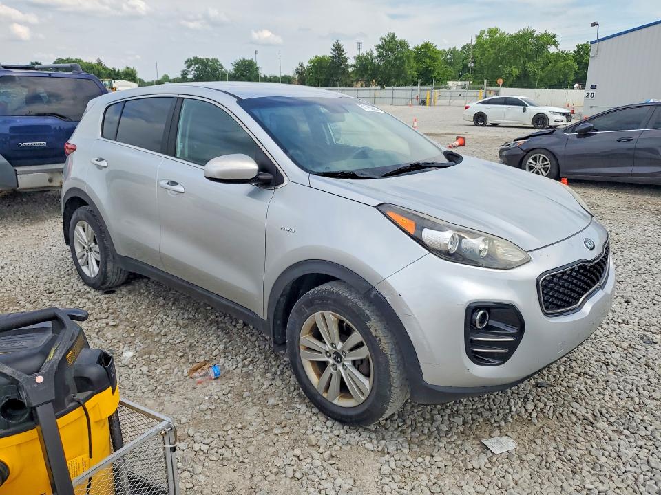 56765556 :رقم المزاد ، KNDPMCAC4H7202999 vin ، 2017 Kia Sportage مزاد بيع