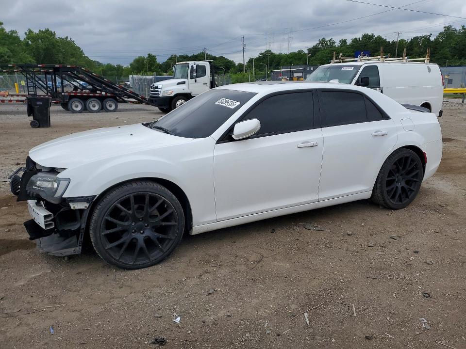 Auction sale of the 2015 Chrysler 300, vin: 2C3CCABG7FH786960, lot number: 56096736