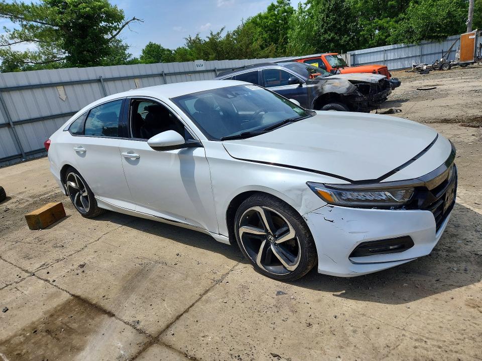 2018 Honda Accord მანქანა იყიდება აუქციონზე, vin: 1HGCV1F34JA267242, აუქციონის ნომერი: 57223426