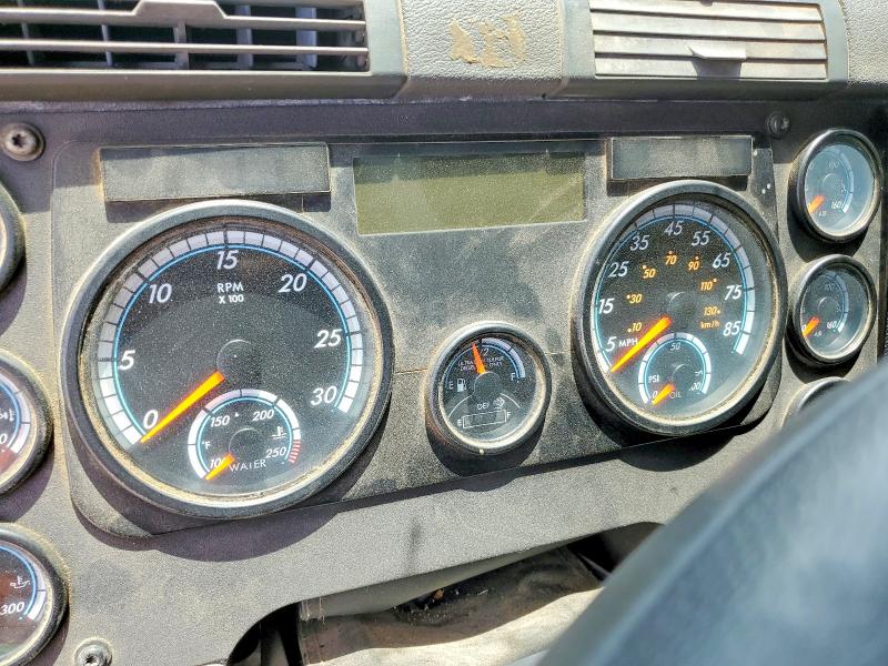 58486076 :رقم المزاد ، 3AKJGLD57FSFN2609 vin ، 2015 Freightliner Cascadia 125 مزاد بيع
