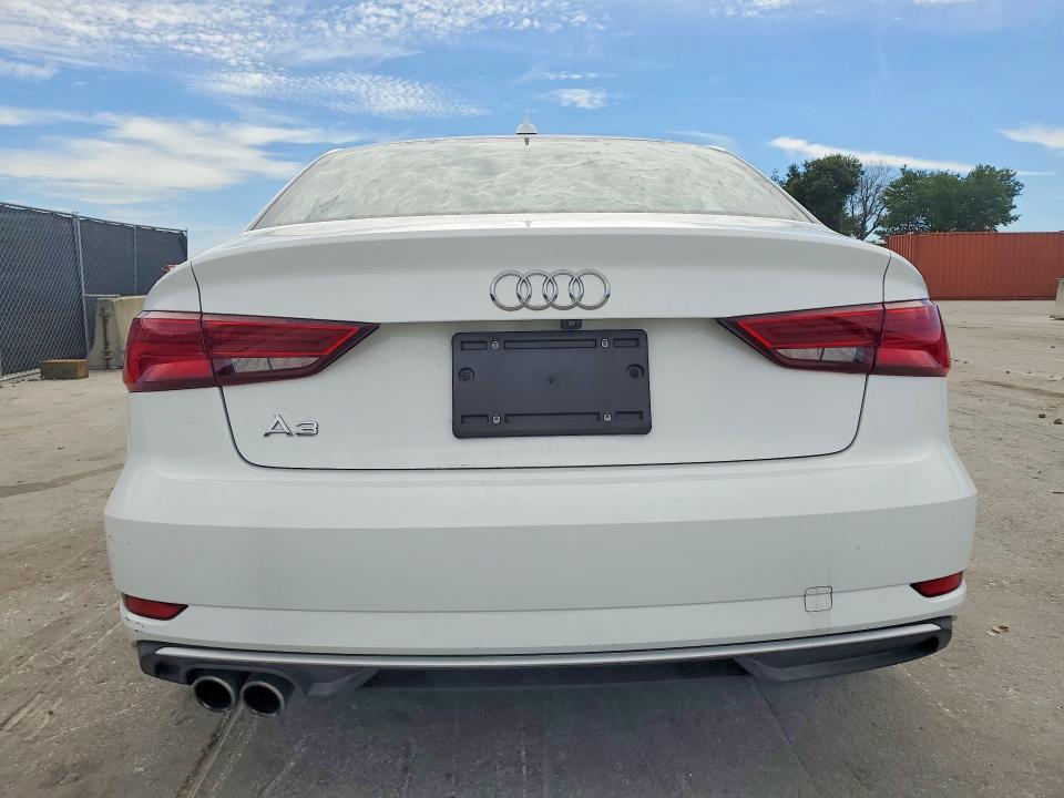 56639816 :رقم المزاد ، WAUAUGFF2J1040411 vin ، 2018 Audi A3 مزاد بيع