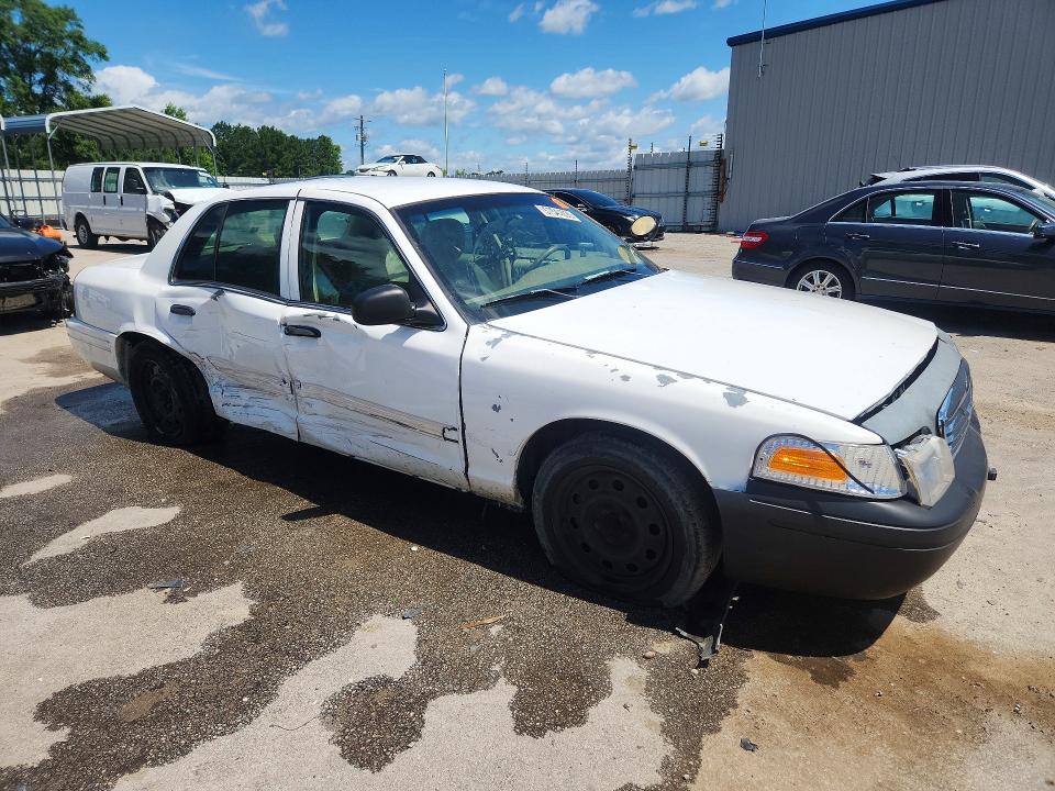 Продаж на аукціоні авто 2011 Ford Crown Victoria, vin: 2FABP7BV1BX101998, номер лоту: 57544026