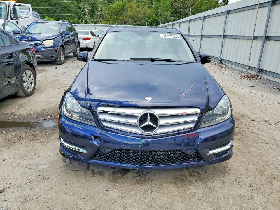 Продаж на аукціоні авто 2012 Mercedes-benz C, vin: WDDGF4HB5CA621488, номер лоту: 58408526