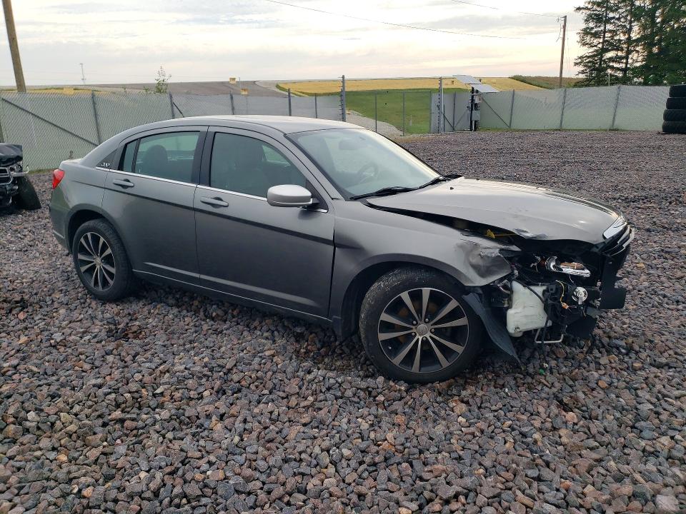 55867766 :رقم المزاد ، 1C3CCBHG6CN139823 vin ، 2012 Chrysler 200 مزاد بيع