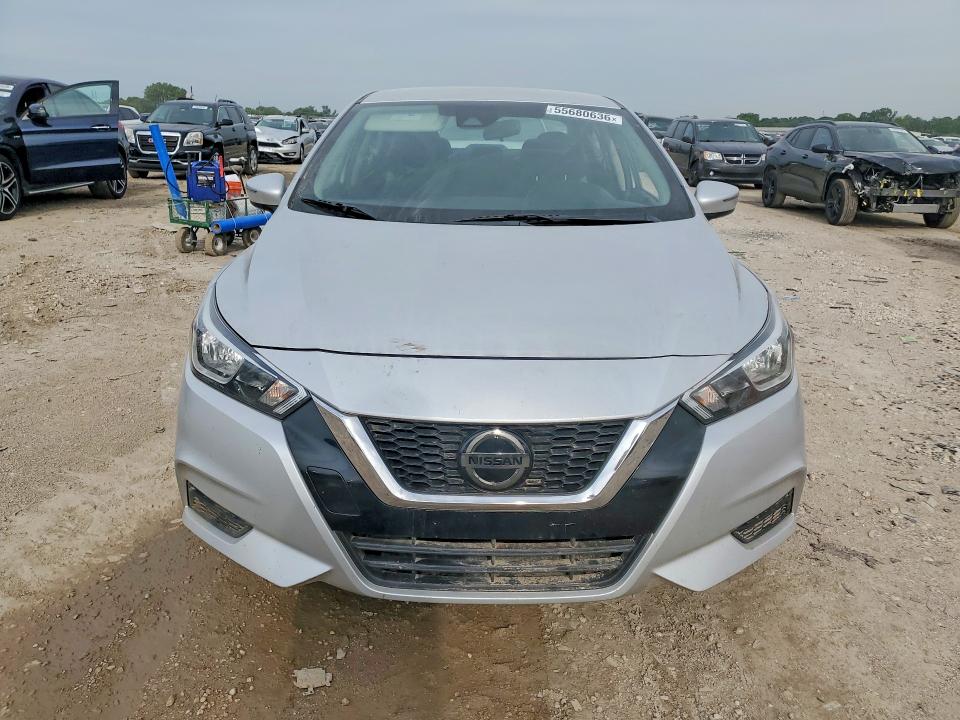 55680636 :رقم المزاد ، 3N1CN8EV2ML884567 vin ، 2021 Nissan Versa مزاد بيع