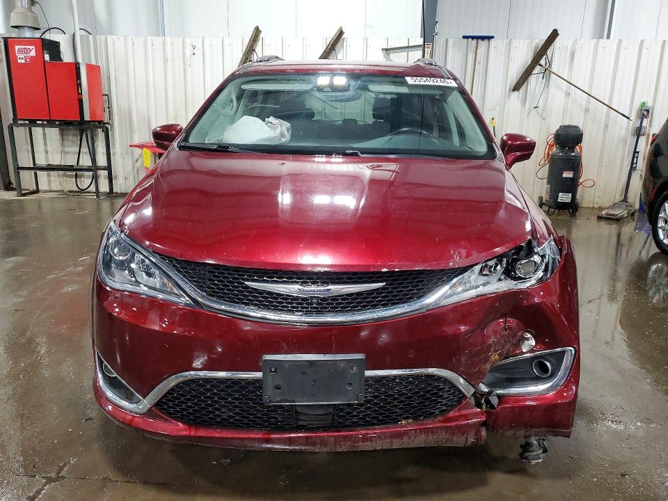 55549246 :رقم المزاد ، 2C4RC1BGXJR116182 vin ، 2018 Chrysler Pacifica مزاد بيع