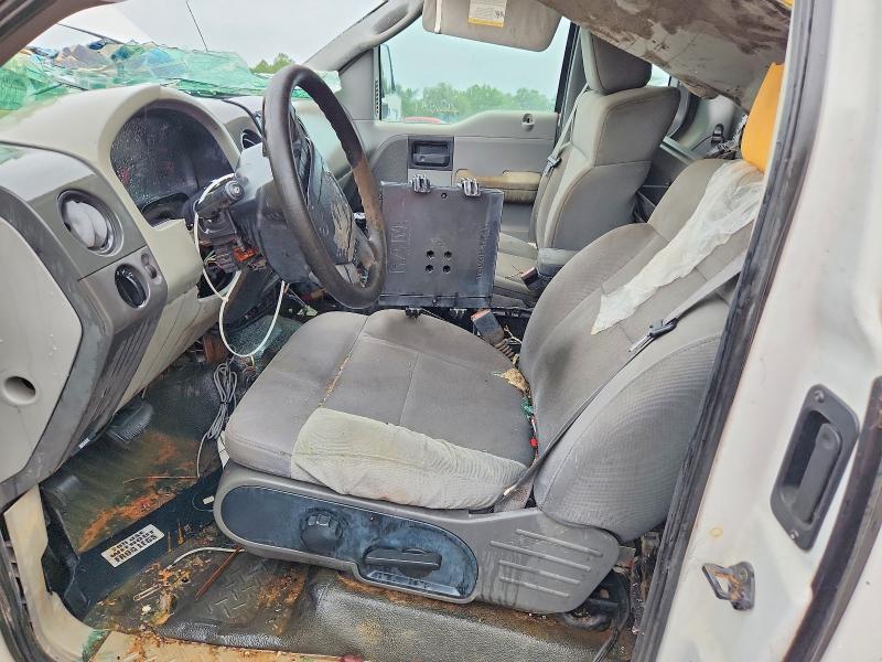56950156 :رقم المزاد ، 1FTRF02W34KD76323 vin ، 2004 Ford F150 مزاد بيع