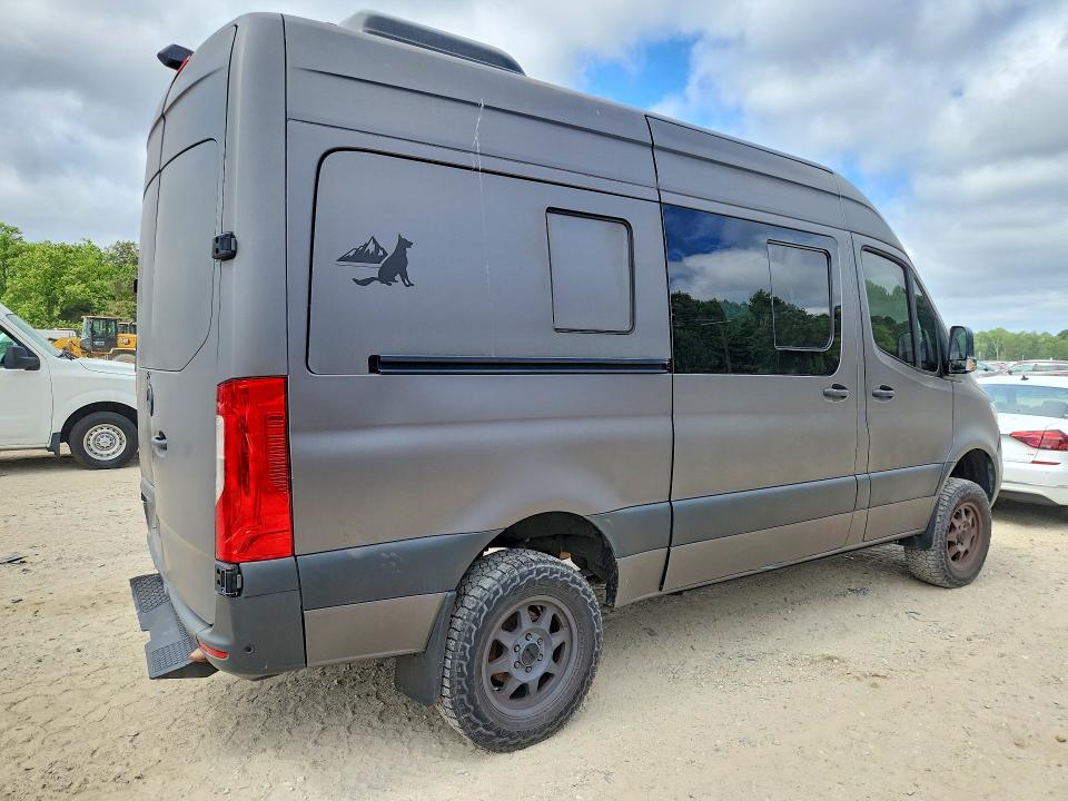 55421356 :رقم المزاد ، WDZFF0CD2KP172712 vin ، 2019 Mercedes-benz Sprinter مزاد بيع
