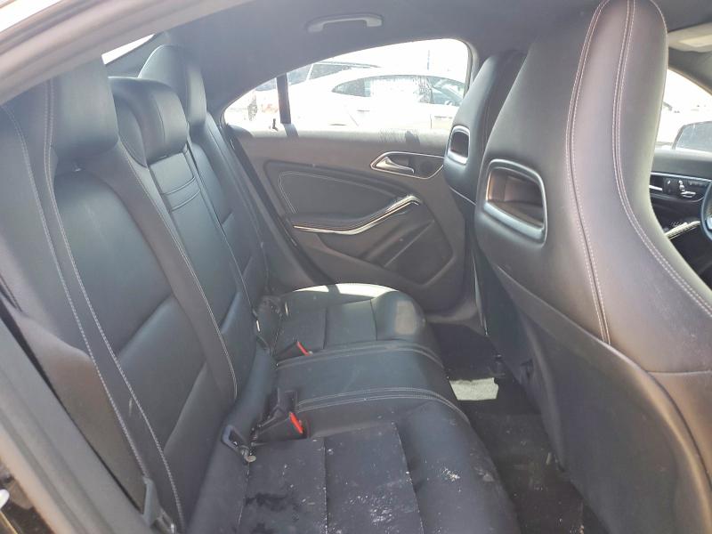 54560356 :رقم المزاد ، WDDSJ4GB0JN554363 vin ، 2018 Mercedes-benz Cla مزاد بيع