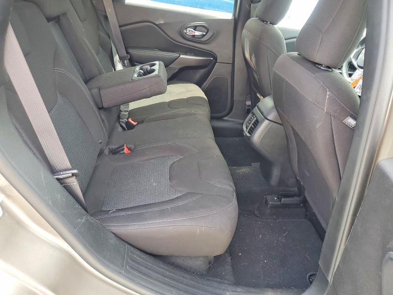 55543326 :رقم المزاد ، 1C4PJLCBXKD357837 vin ، 2019 Jeep Cherokee مزاد بيع