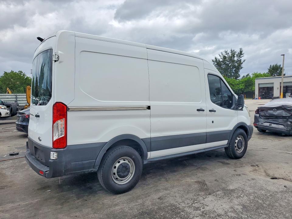 56319046 :رقم المزاد ، 1FTYR1CM9FKA29183 vin ، 2015 Ford Transit مزاد بيع