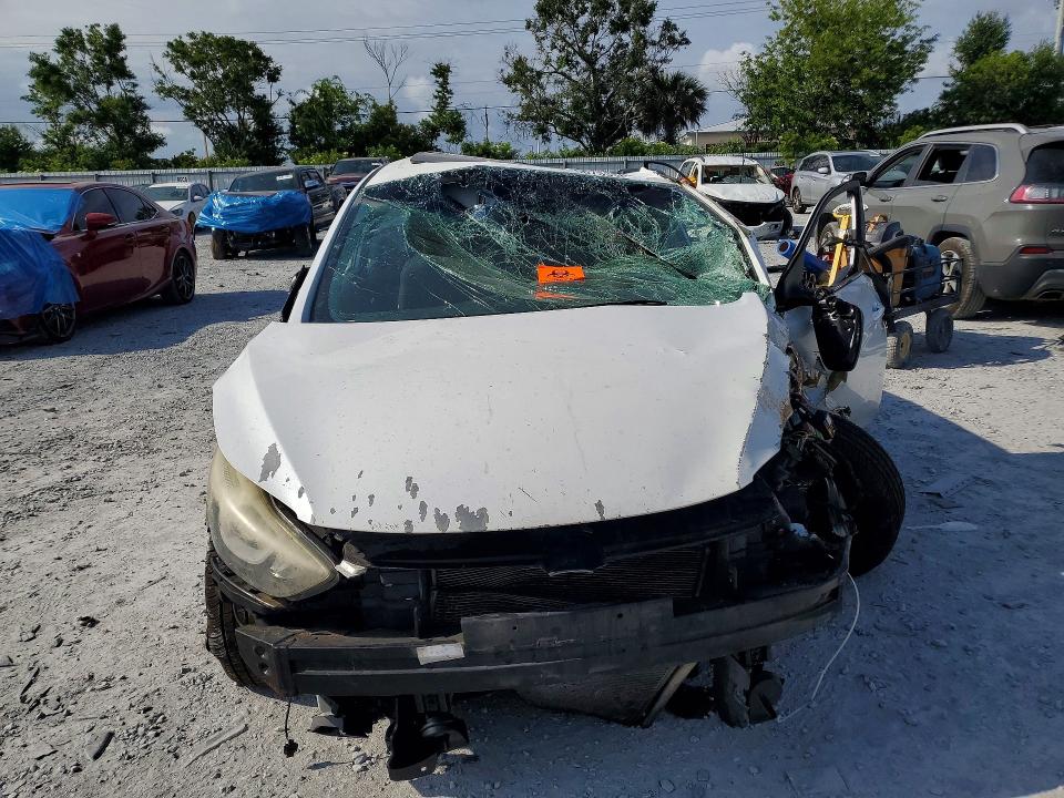 Auction sale of the 2015 Hyundai Elantra, vin: 5NPDH4AE0FH586450, lot number: 56733586