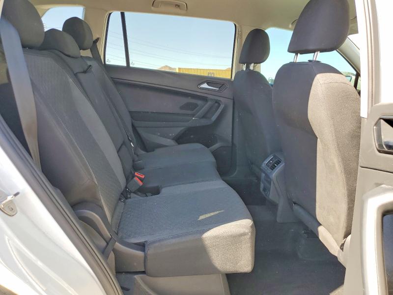 58622896 :رقم المزاد ، 3VV1B7AX6JM115849 vin ، 2018 Volkswagen Tiguan مزاد بيع