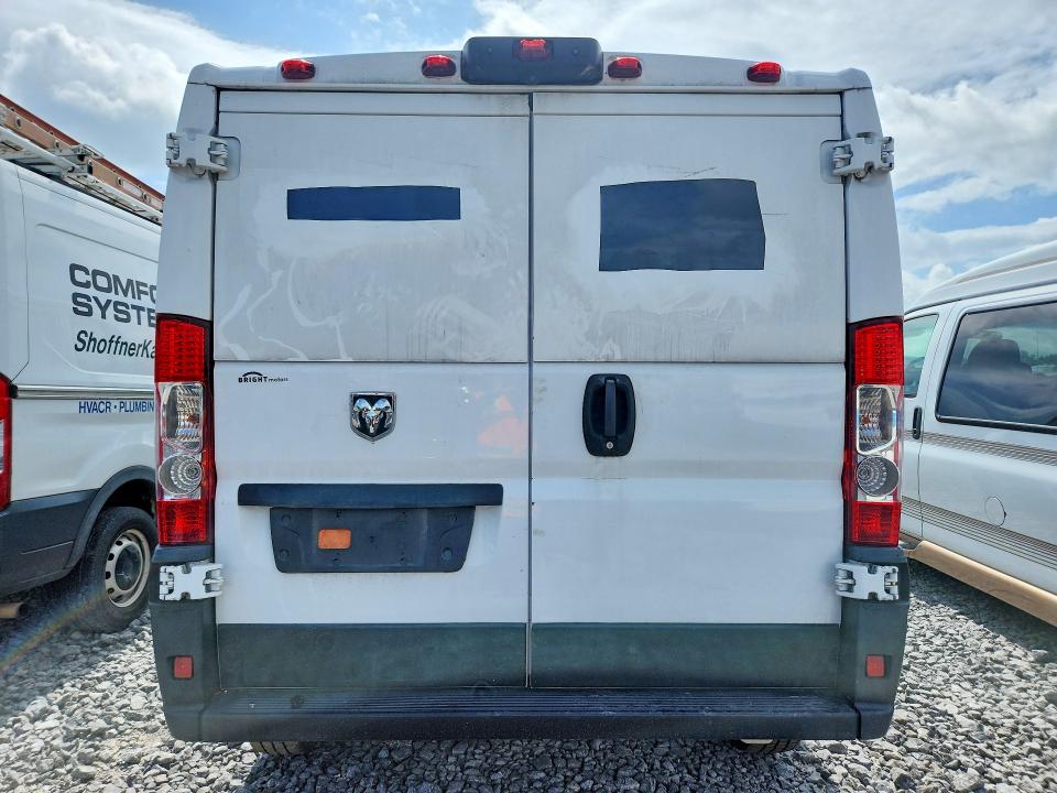 57363446 :رقم المزاد ، 3C6TRVAG2KE502814 vin ، 2019 Ram Promaster 1500 مزاد بيع