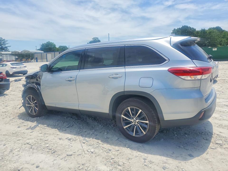 55888676 :رقم المزاد ، 5TDKZRFH4KS571040 vin ، 2019 Toyota Highlander مزاد بيع