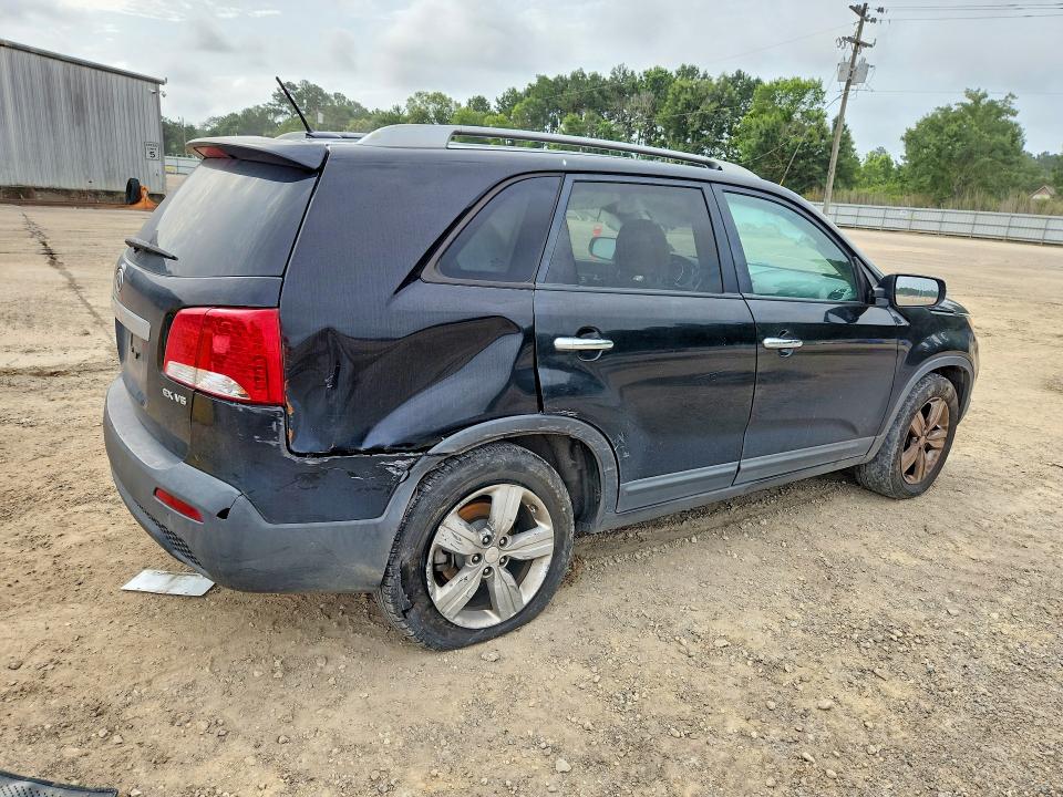 2013 Kia Sorento მანქანა იყიდება აუქციონზე, vin: 5XYKU3A24DG317987, აუქციონის ნომერი: 58628636