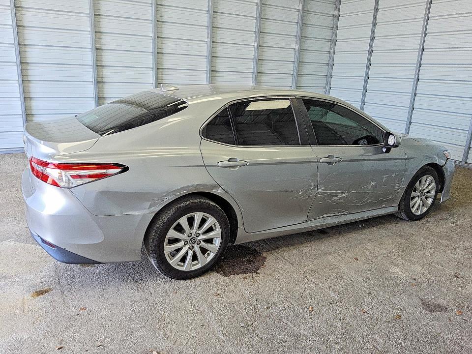 56164386 :رقم المزاد ، 4T1B11HK7KU791491 vin ، 2019 Toyota Camry مزاد بيع