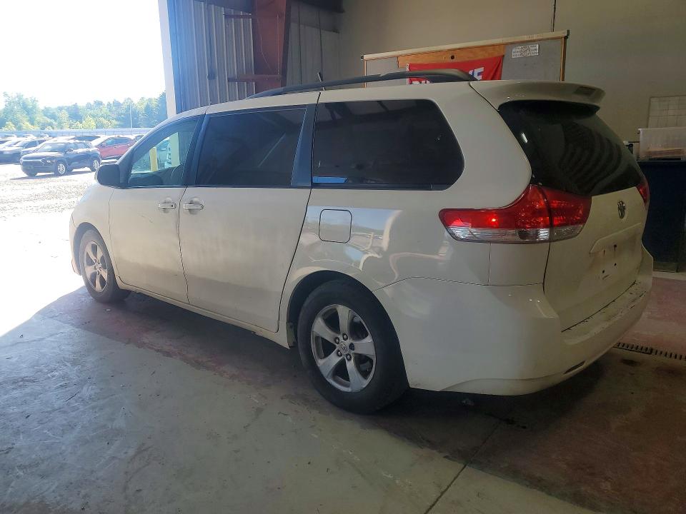 2011 Toyota Sienna მანქანა იყიდება აუქციონზე, vin: 5TDKK3DC4BS103687, აუქციონის ნომერი: 55863396
