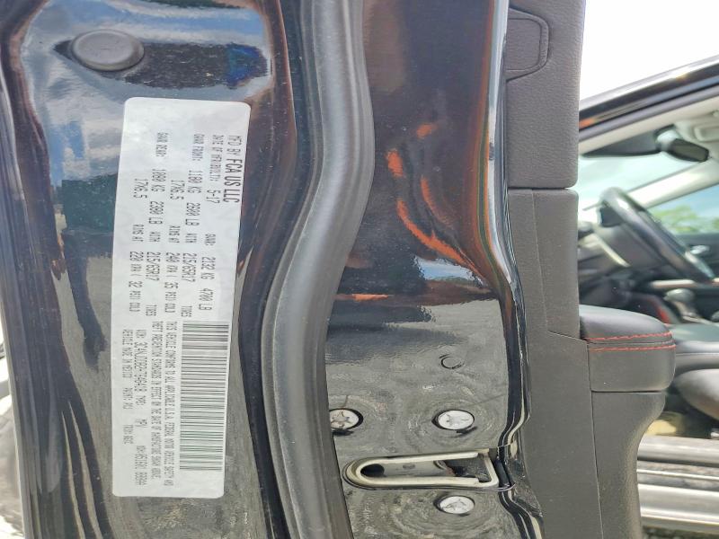 58084556 :رقم المزاد ، 3C4NJDDB2HT646418 vin ، 2017 Jeep Compass مزاد بيع