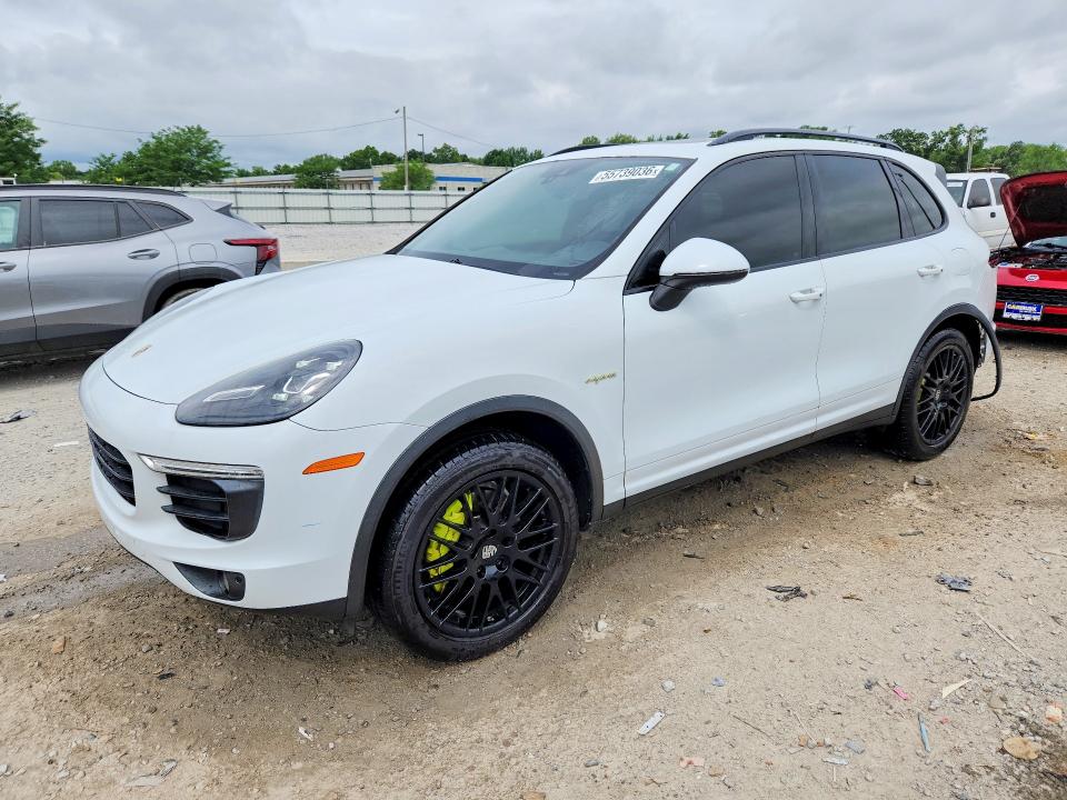 55739036 :رقم المزاد ، WP1AE2A24FLA50214 vin ، 2015 Porsche Cayenne مزاد بيع