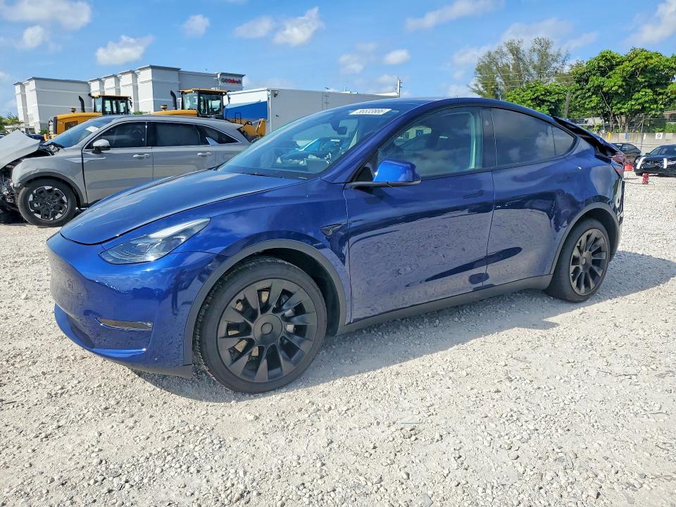 2023 Tesla Model Y მანქანა იყიდება აუქციონზე, vin: 7SAYGDED2PF963384, აუქციონის ნომერი: 56533886