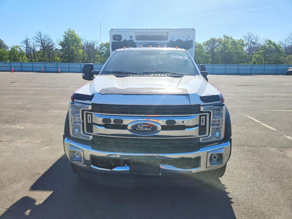 56371306 :رقم المزاد ، 1FD0X5HT2HED73073 vin ، 2017 Ford F550 مزاد بيع