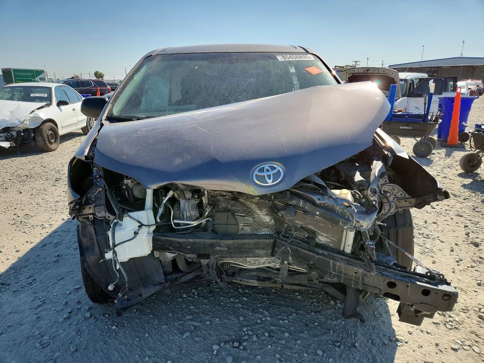 85456895 :رقم المزاد ، 5TDZK3DC1GS704593 vin ، 2016 Toyota Sienna مزاد بيع
