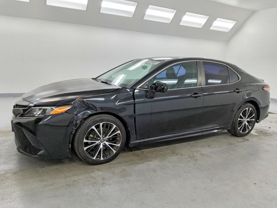 Auction sale of the 2018 Toyota Camry, vin: 4T1B11HKXJU107127, lot number: 55628106