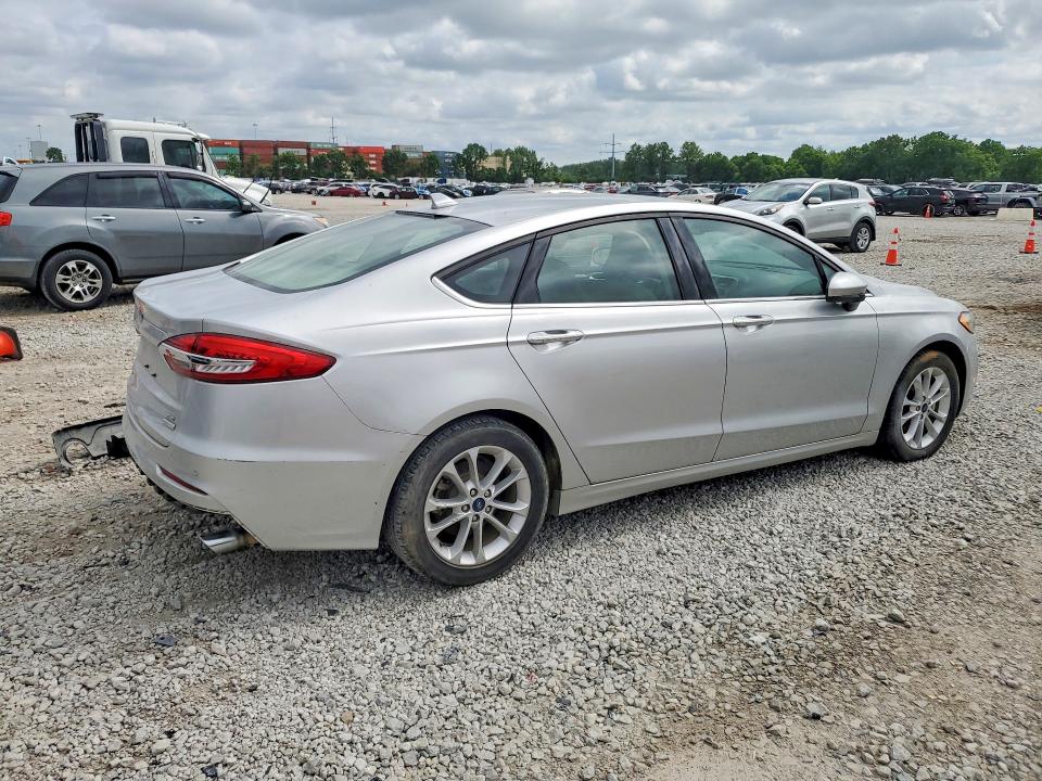 56494906 :رقم المزاد ، 3FA6P0HD5KR272565 vin ، 2019 Ford Fusion مزاد بيع