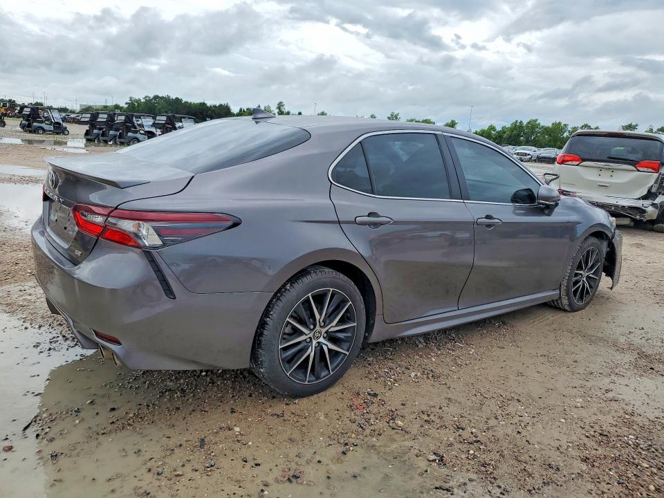 Продажа на аукционе авто 2024 Toyota Camry, vin: 4T1G11AK5RU864786, номер лота: 57264196